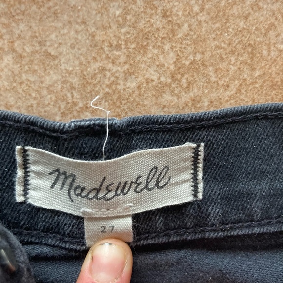 Black distressed Madewell shorts - Picture 3 of 3
